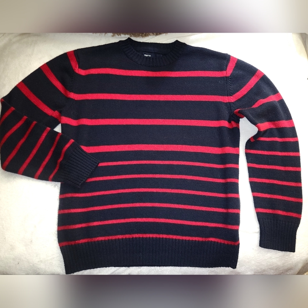 Like New GAP KIDS Sweater Size 8 Navy Blue & Dark Red Stripes. Non smoking home.
